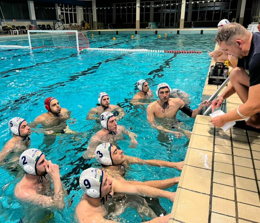 pallanuoto como time out bordo vasca gara di varedo