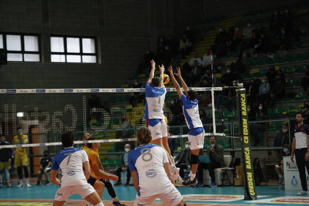 pool libertas cantù sconfitta a castellana grotte immagini del match