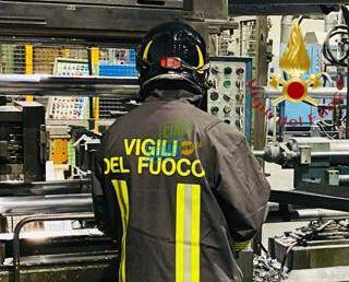 vigili del fuoco ditta cantù operaio schiacciato da una pressa soccorsi