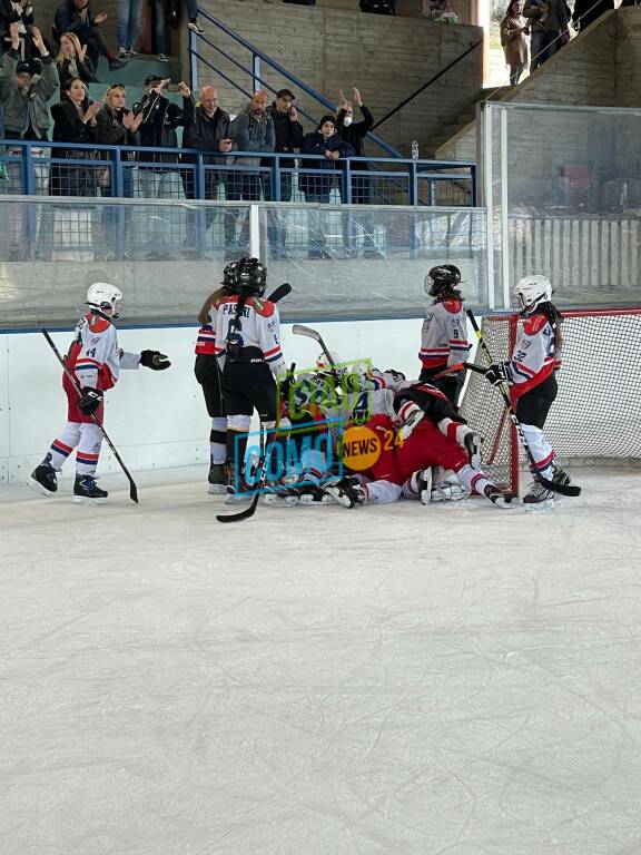 hockey como memorial gosetto a casate per i piccoli e partita vecchie glorie per luraghi