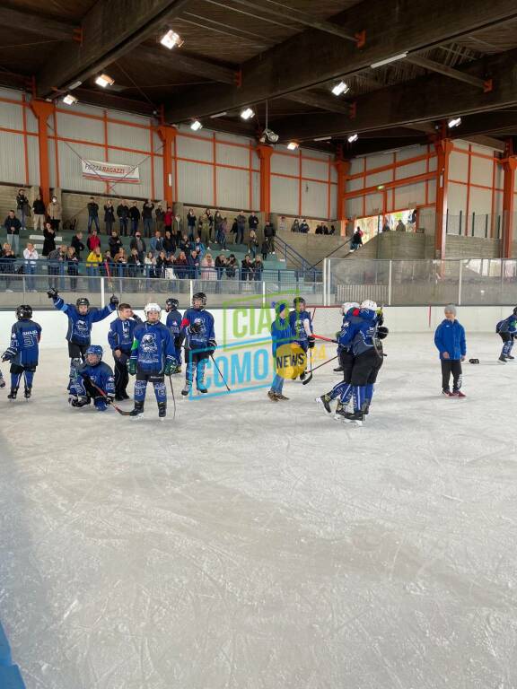 hockey como memorial gosetto a casate per i piccoli e partita vecchie glorie per luraghi