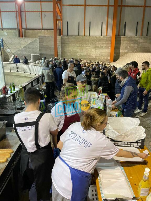 hockey como memorial gosetto a casate per i piccoli e partita vecchie glorie per luraghi