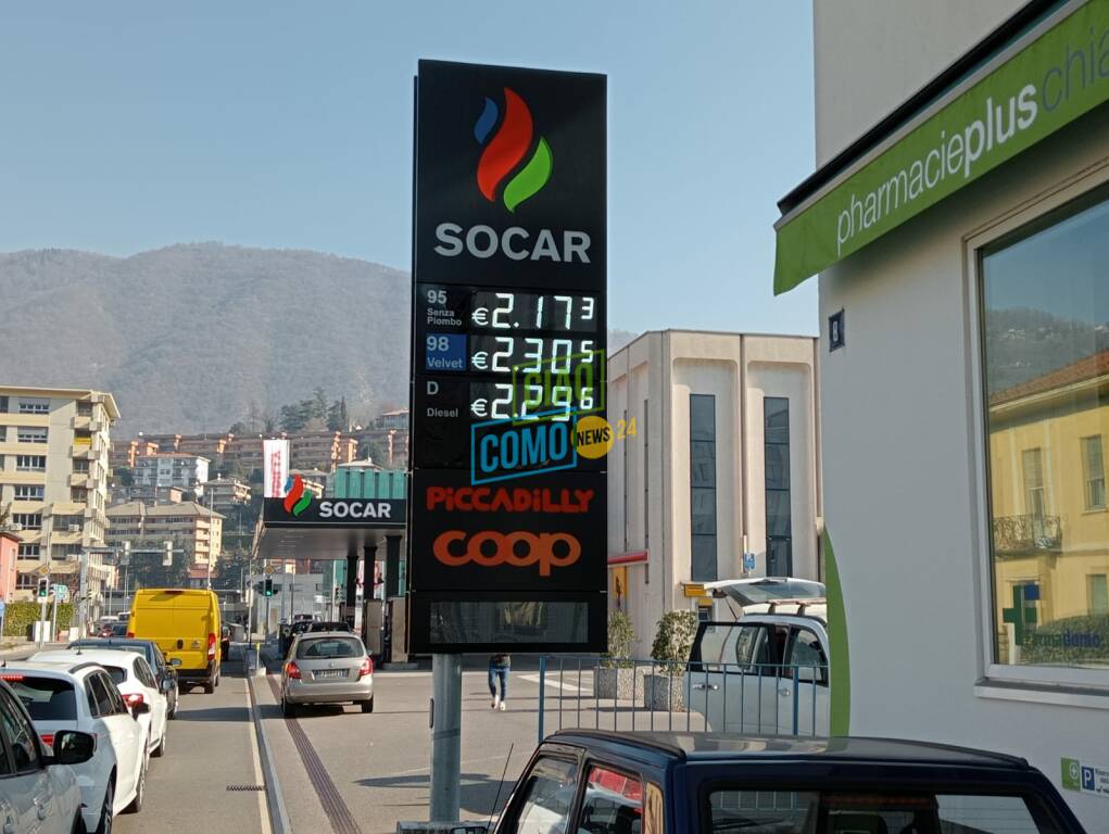 prezzi benzina distributori comasco e del ticino oggi rilevazione prezzi