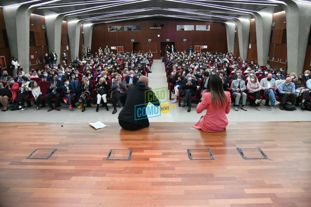 evento in regione, studenti e autorità rendono omaggio al comasco castelli scopritore magnetofono