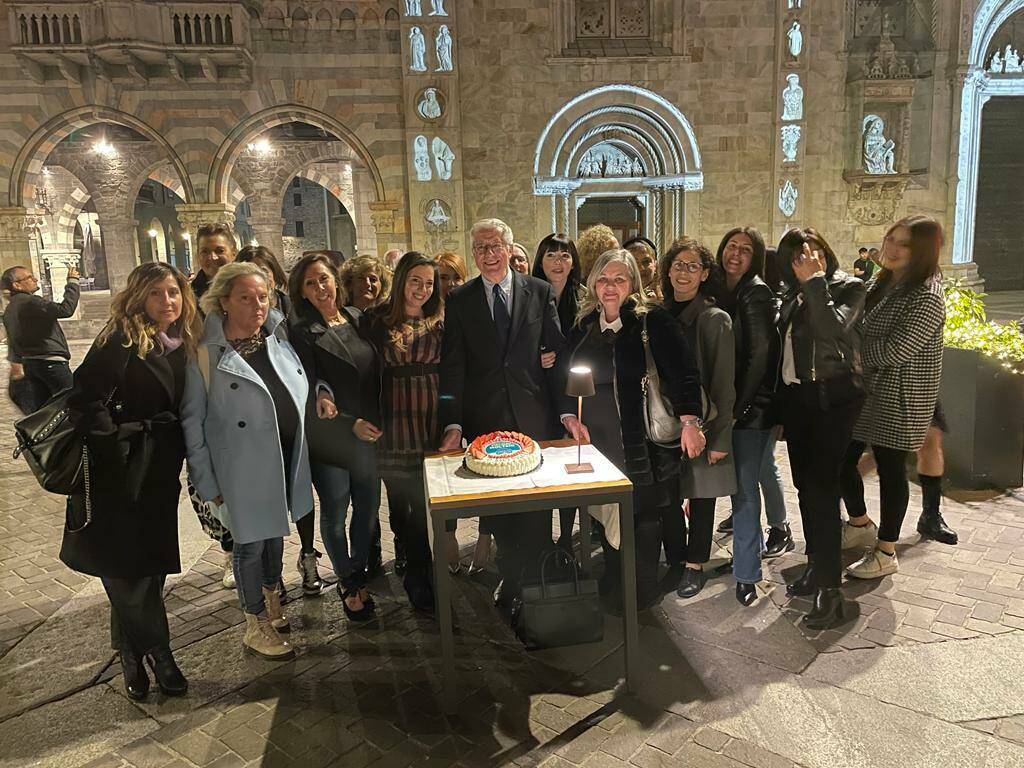 quote rosa fratelli d'italia aperitivo in piazza con molteni