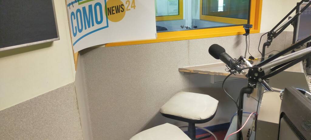 studio ciaocomo radio per la diretta con i candidati sindaci da settimana prossima