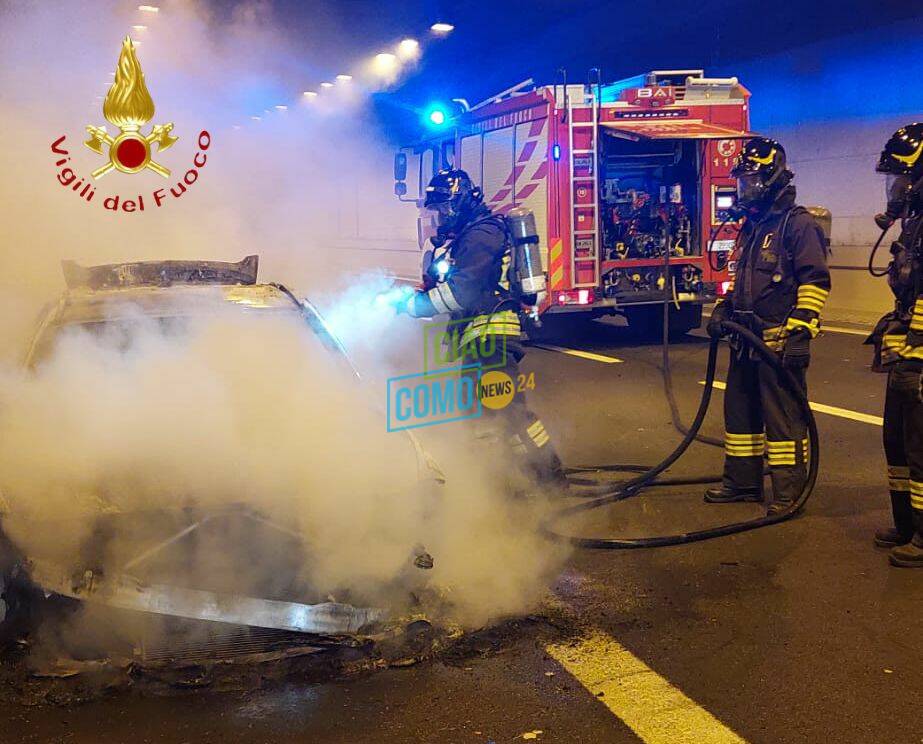 auto si incendio galleria tangenziale di como