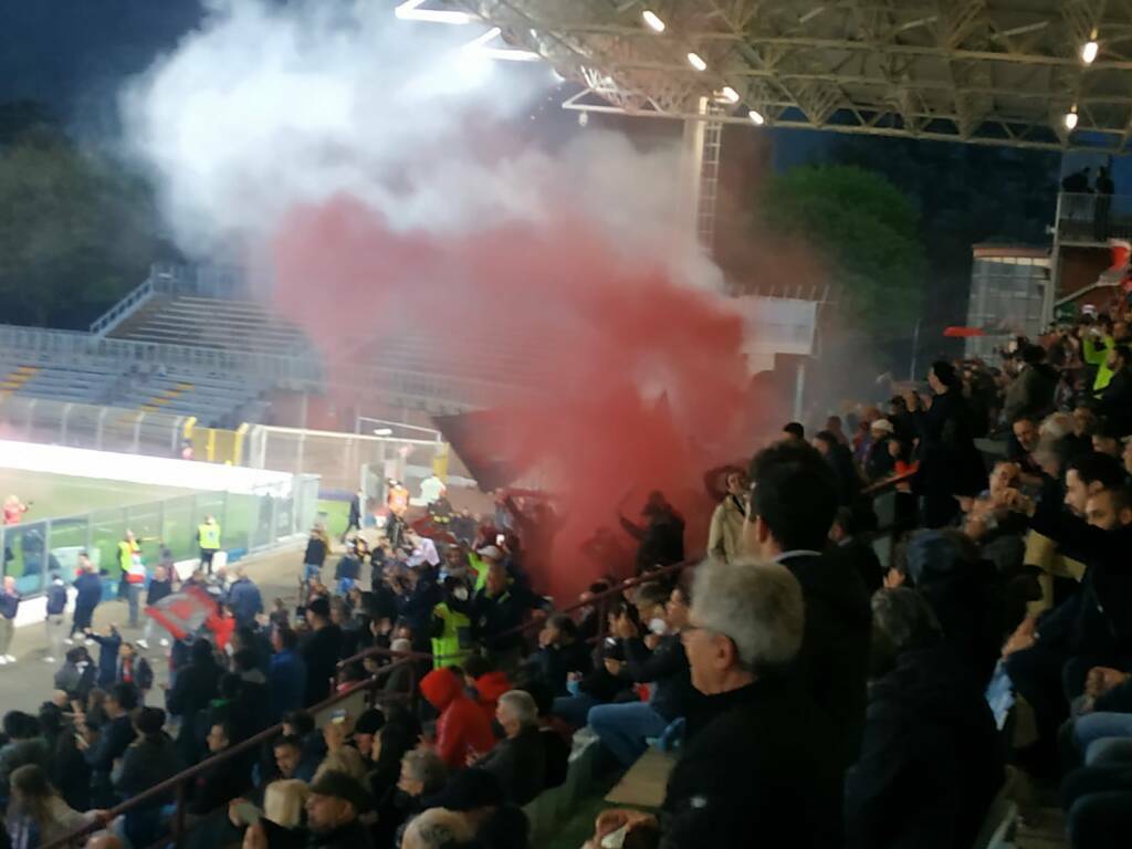 como cremonese partita sinigaglia questa sera tifosi spalti e squadre campo