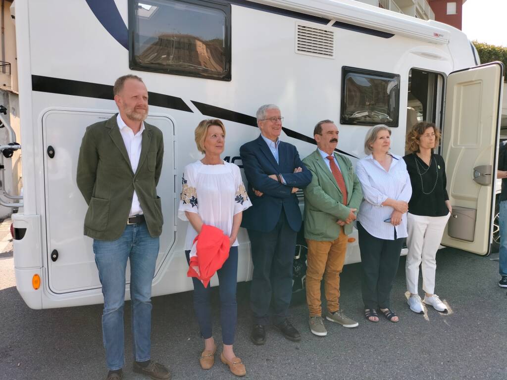 Camper CiaoComo Per primo confronto candidati sindaco