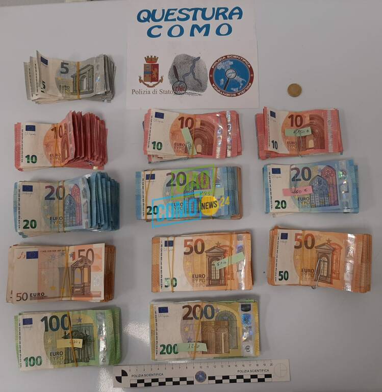 polizia arresti per spaccio droga erba recupero stupefacente e soldi