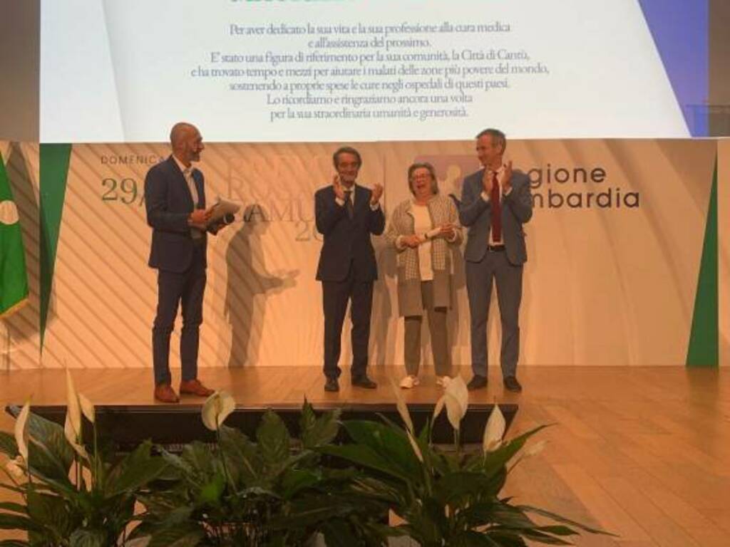 premio rosa camuna oggi in regione don bassano e casiraghi alla memoria immag premiazione