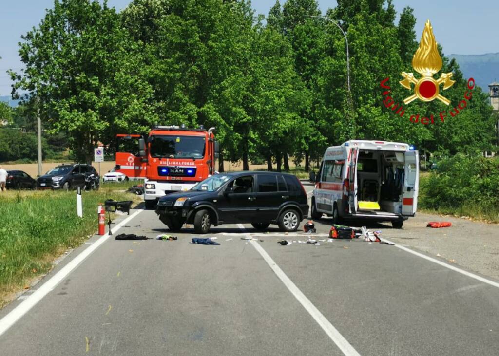 incidente alzate brianza scontro auto e moto via santuario