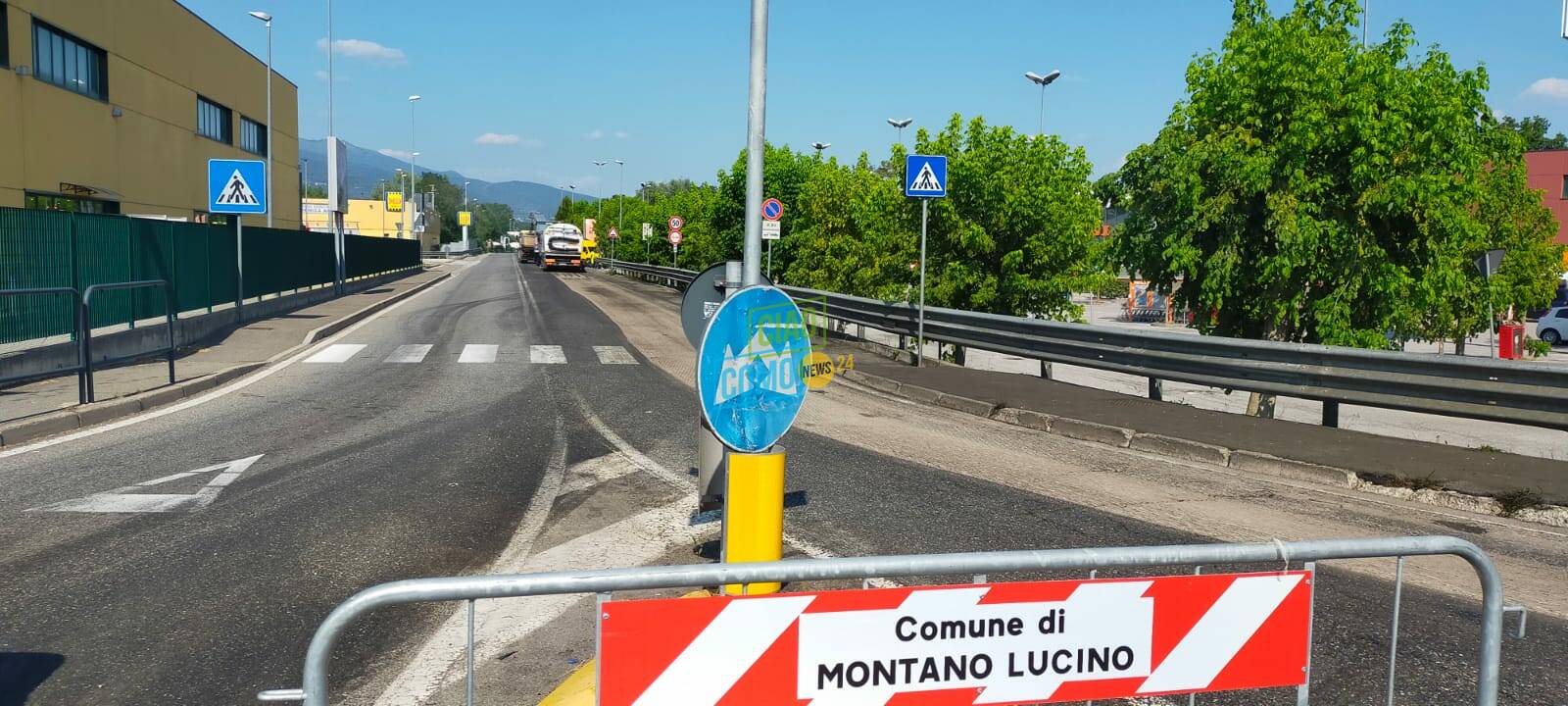 camion ribaltato montano lucino danni alla strada per perdita olio e gasolio polizia locale