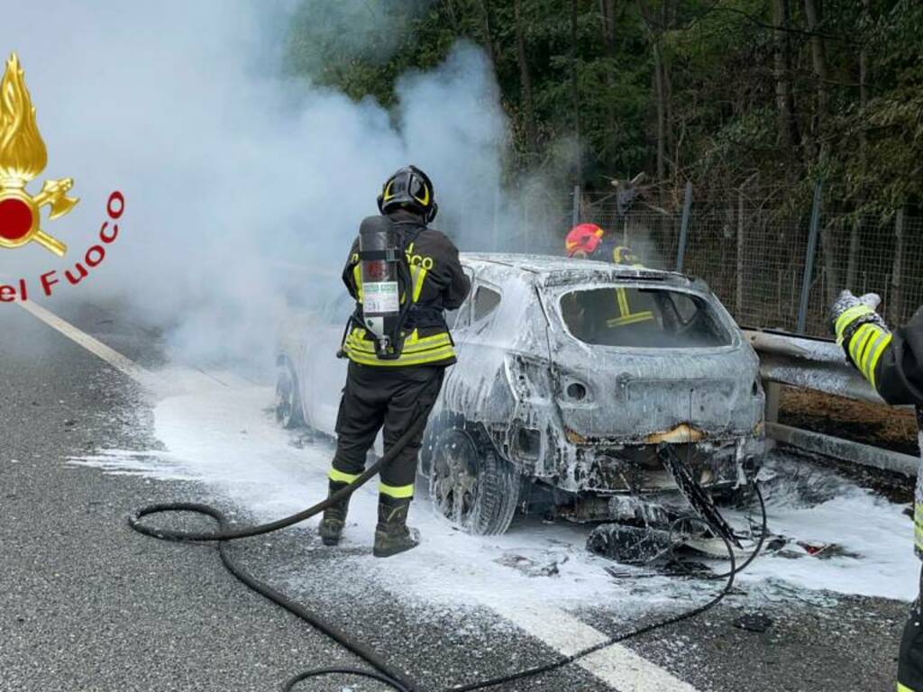 incidente a9 e auto in fiamme sempre su a9 questa mattina intervento pompieri