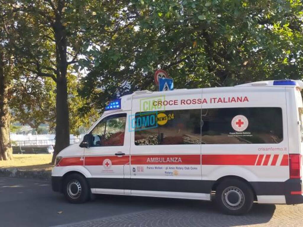 recupero turista straniero lido viale geno e soccorsi personale 118 ambulanza sub pompieri