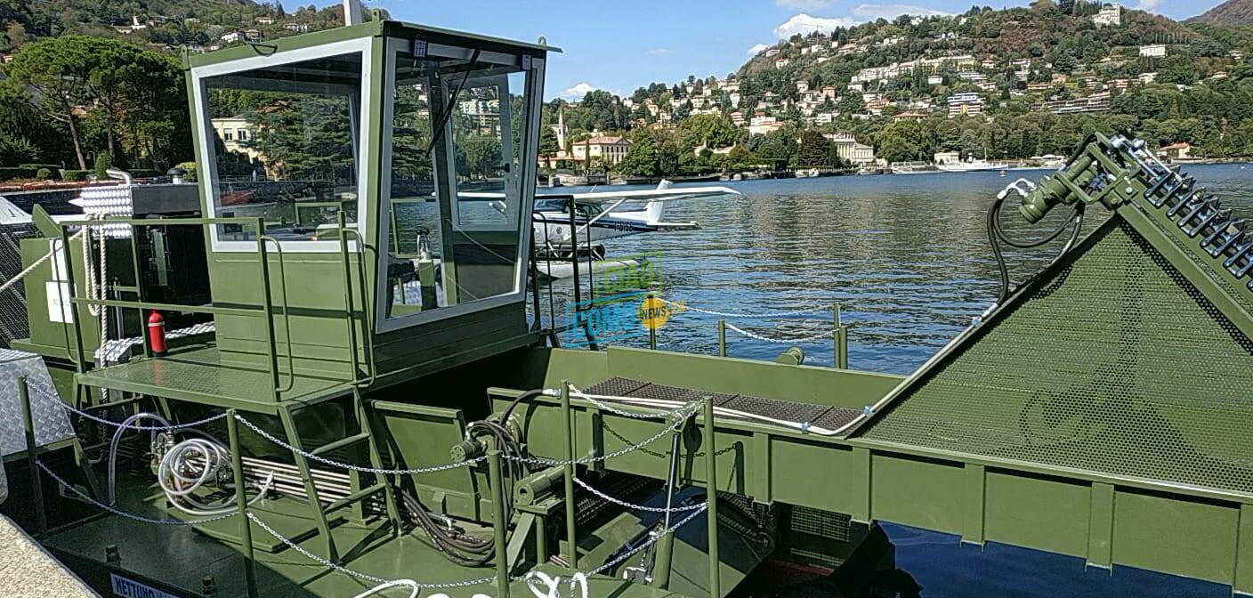 A como arrivati tre nuovi battelli spazzino per pulizia primo bacino del lago