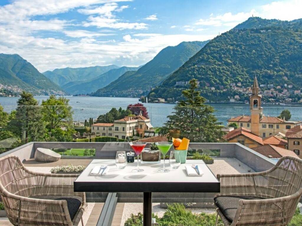 rooftop bar Hilton Lake Como