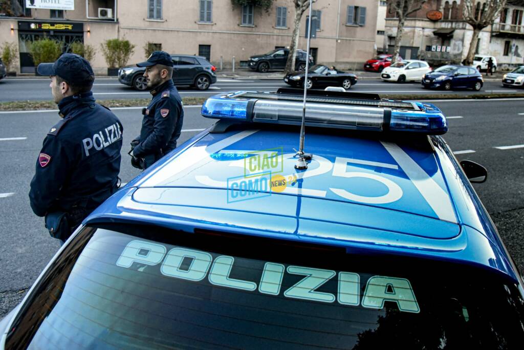 polizia e carabinieri controlli centro cantù daspo urbano per minorenni