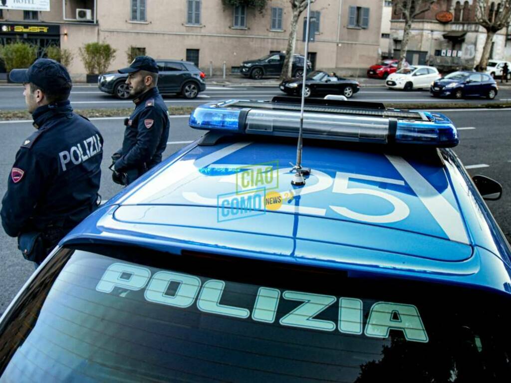 polizia e carabinieri controlli centro cantù daspo urbano per minorenni