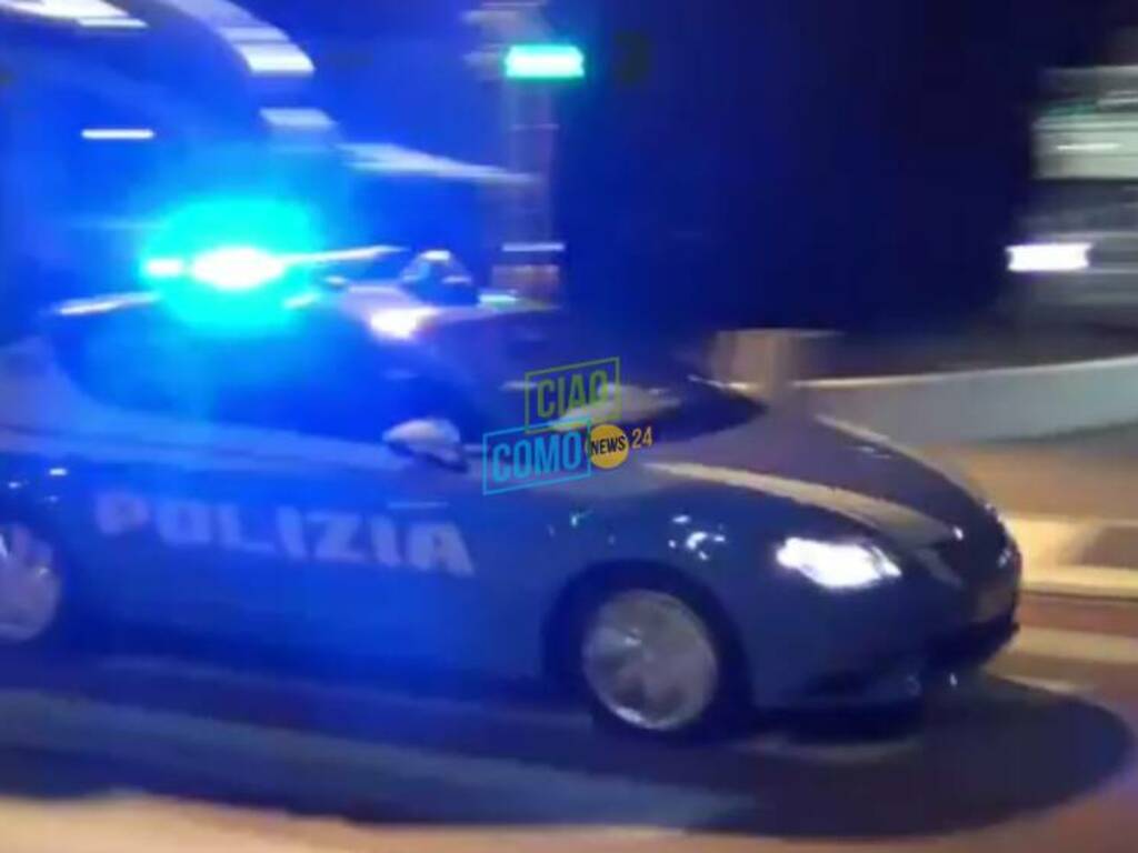 auto polizia generica notte como