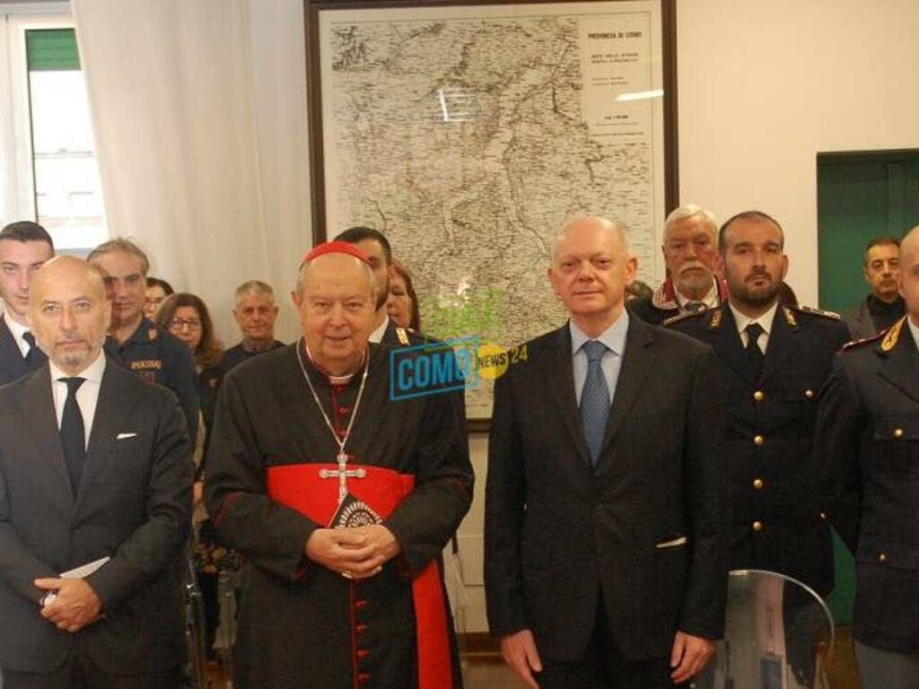 visita cardinale cantoni alla Questura di Como per gli auguri di natale