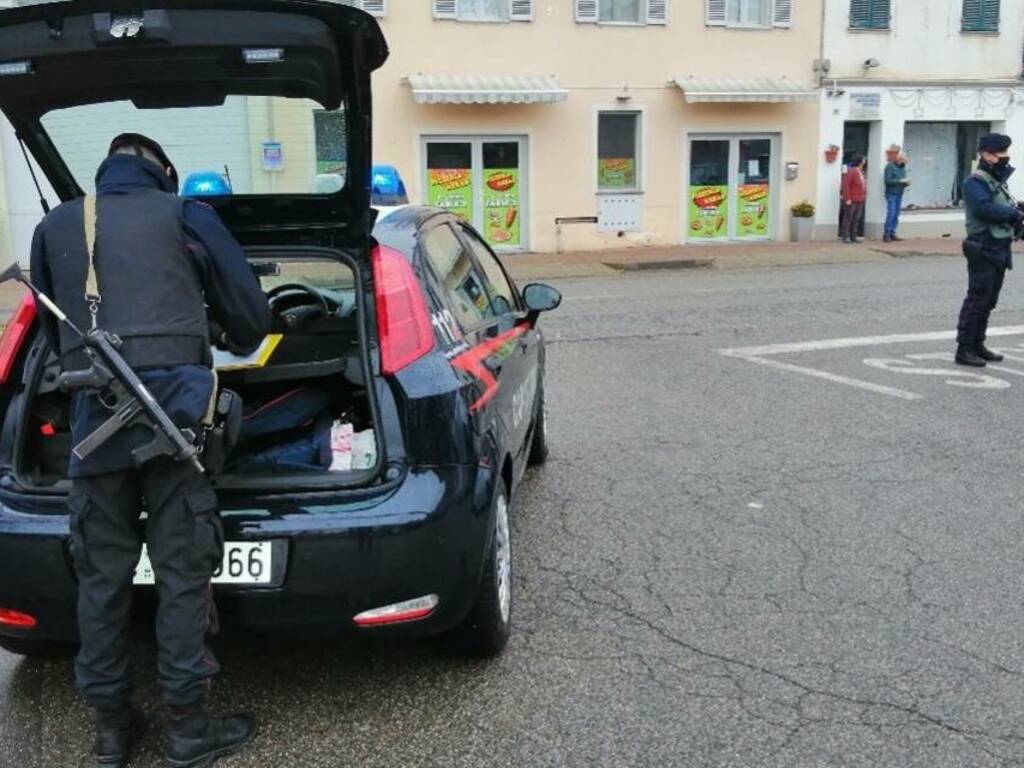 controlli carabinieri Cantù generico