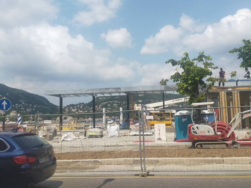 Nuovo lungolago di Como, la biglietteria prende corpo davanti a piazza Cavour: il punto dei lavori