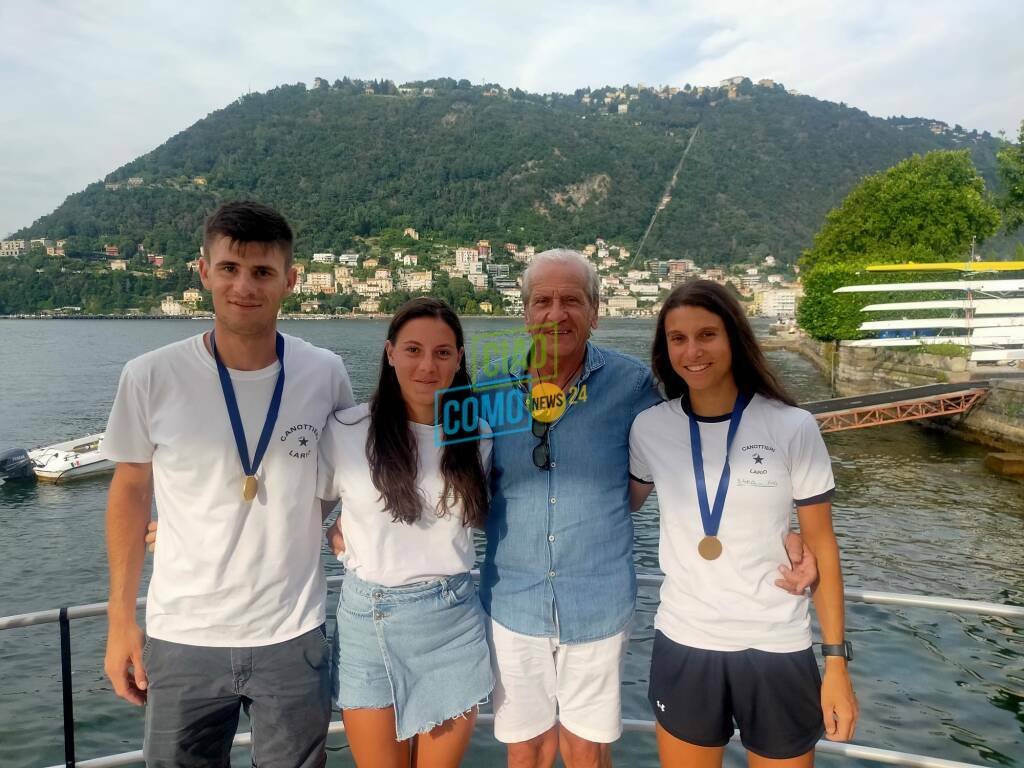 ragazzi della Lario con medaglie d'oro dopo mondiali di bulgaria, bernasconi e suoi atleti