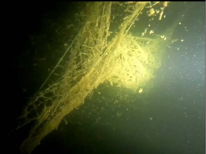 recupero nel lago reti fantasma pescatori e sommozzatori davanti balbianello