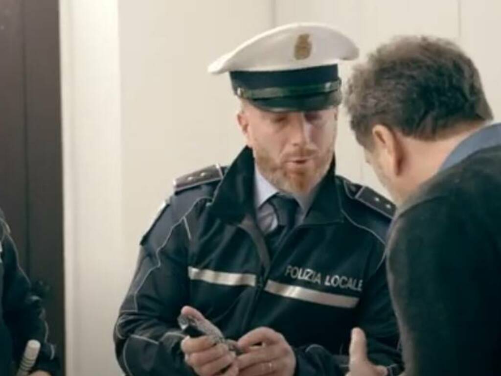 polizia locale contro truffe agli anziani video tutorial