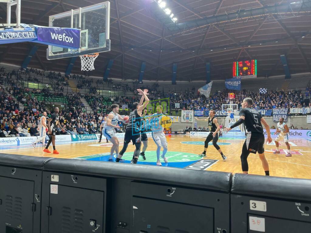 san bernardo cantù supera Udine ultima gara stagione regolare basket maschile a2