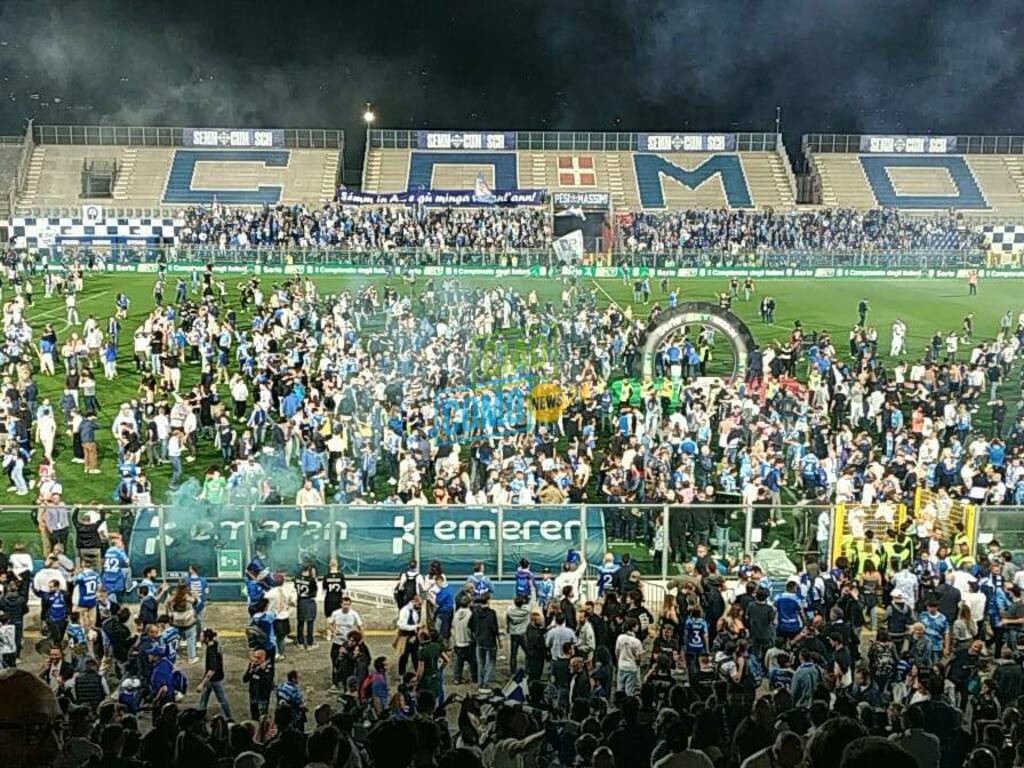 La festa dei tifosi azzurri: esplode la gioia in città ed allo stadio per la promozione in A